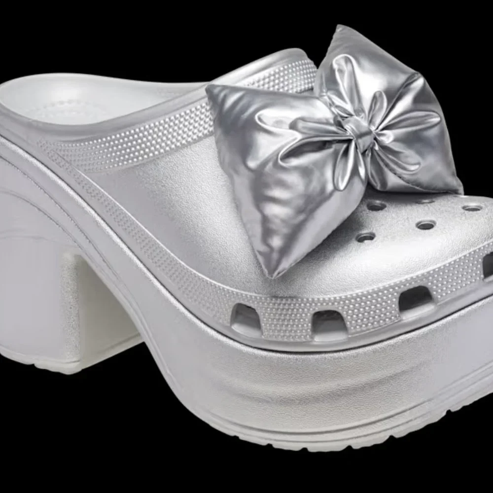 NEW. Siren Metallic Bow Clog - Picture 3 of 4